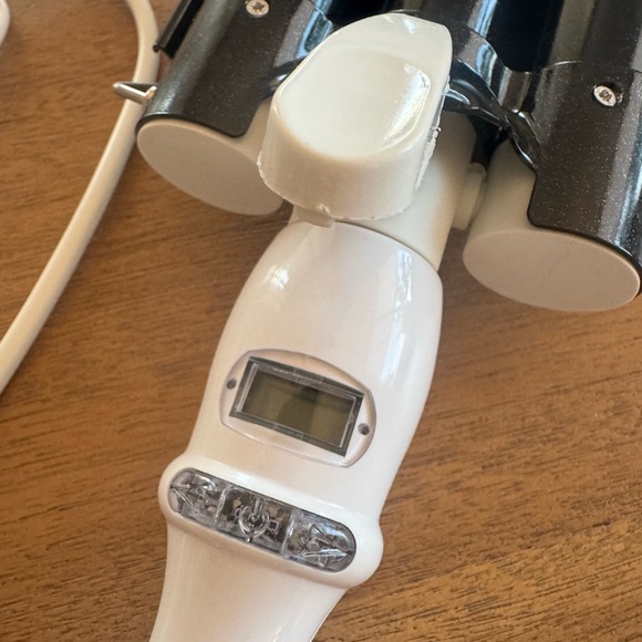 Sephora Bondi Boost Black and White Triple Barrel Deep Waver Curling Iron - Picture 5 of 7